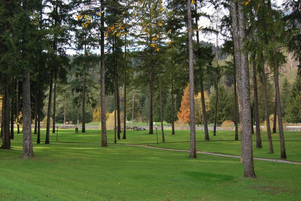 Ferienwohnung Residenza Finestra Sul Parco Comano Terme Exterior foto