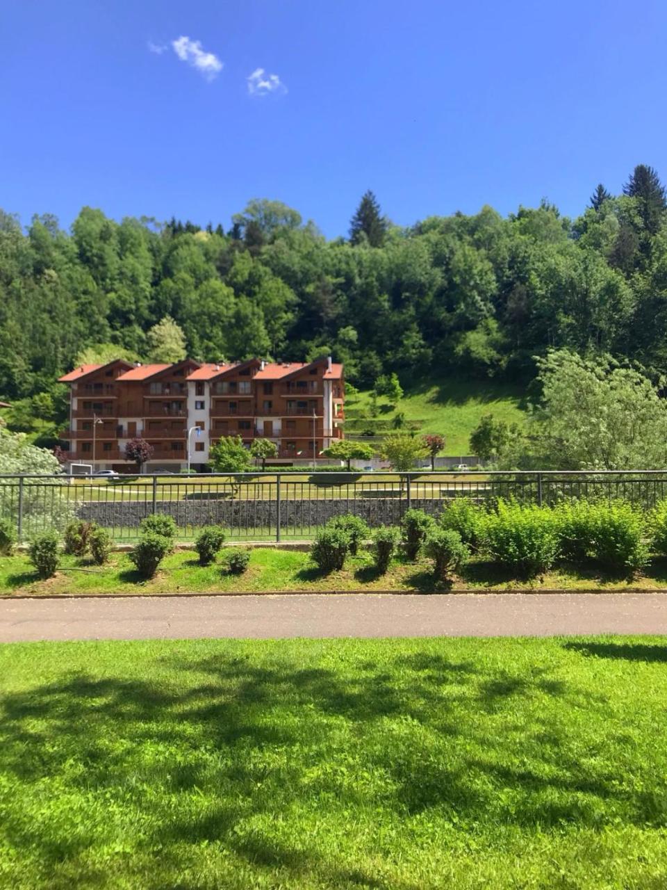 Ferienwohnung Residenza Finestra Sul Parco Comano Terme Exterior foto